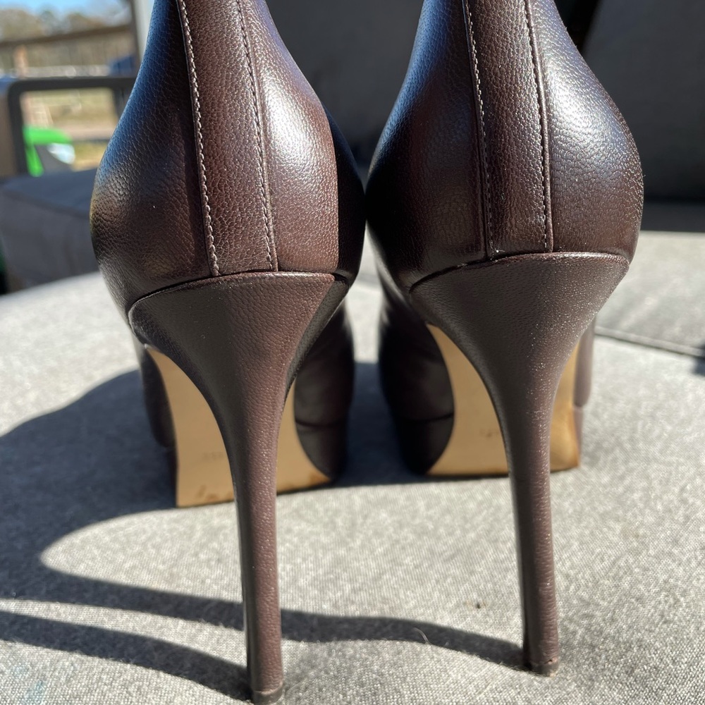 Pumps - Picture 2 of 4